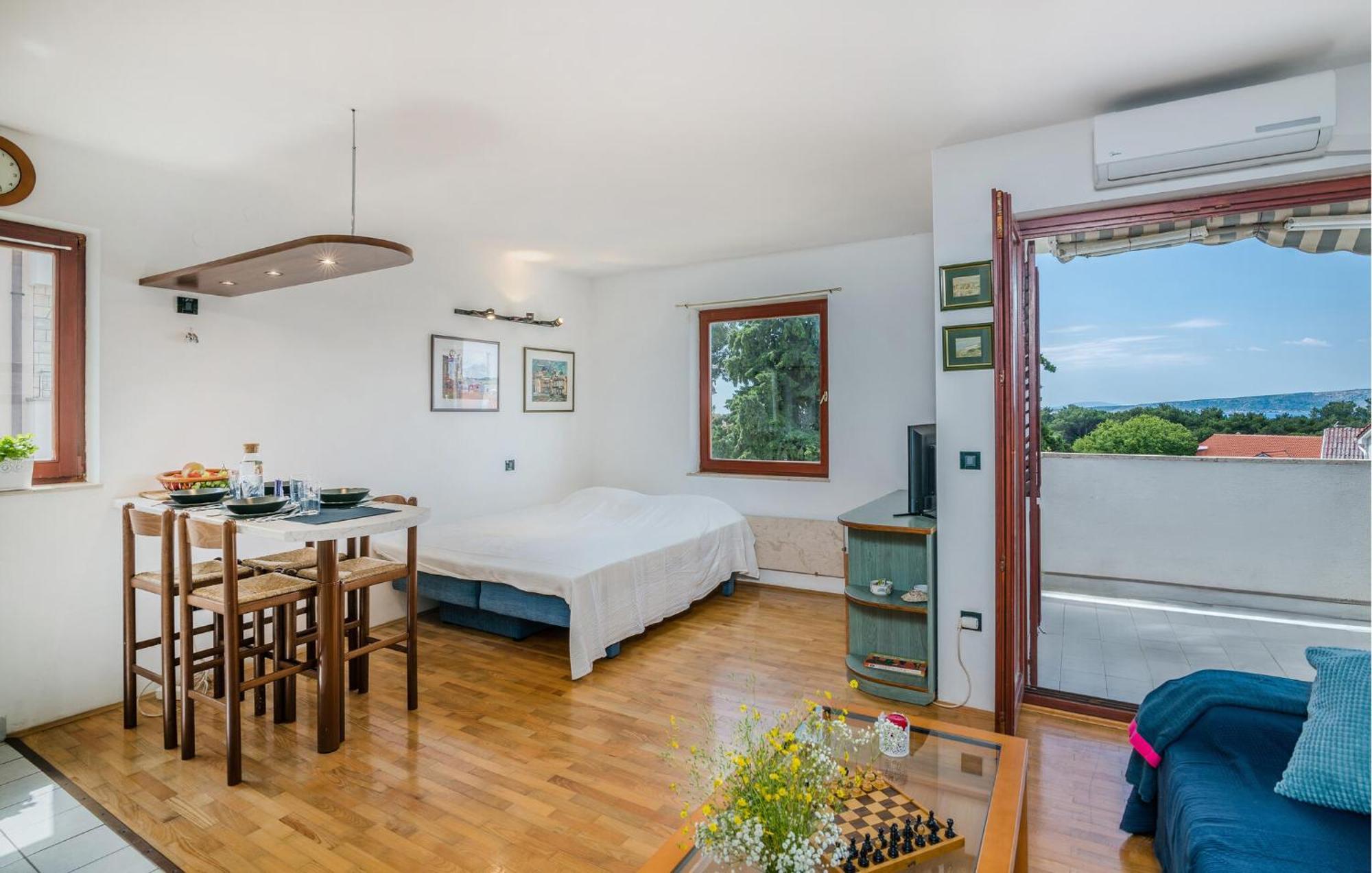 Amazing Apartment In Krk With Kitchen 克尔克 外观 照片