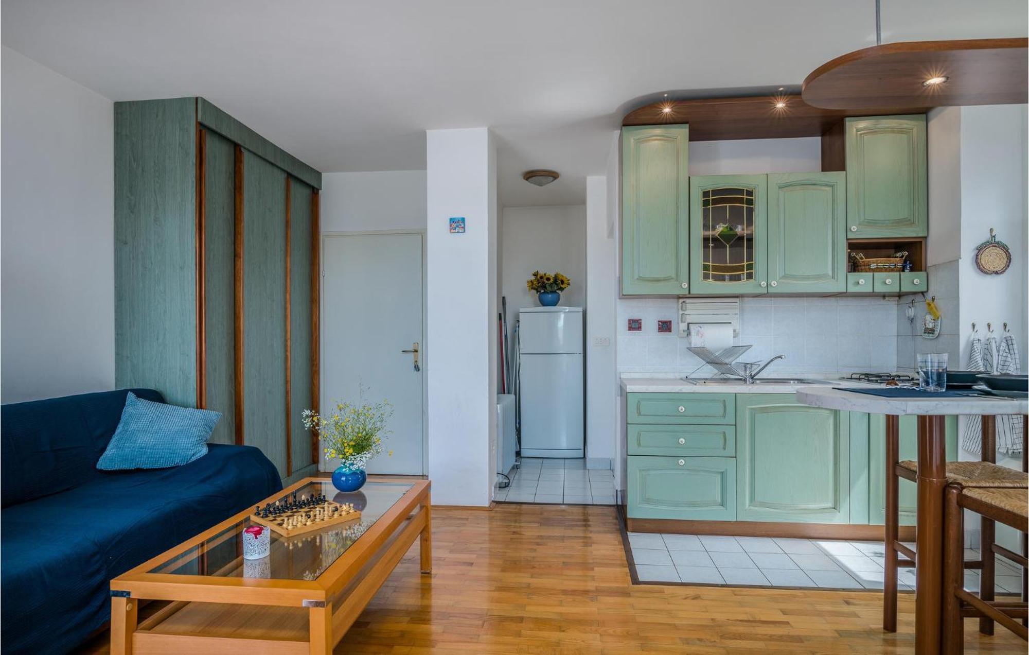 Amazing Apartment In Krk With Kitchen 克尔克 外观 照片