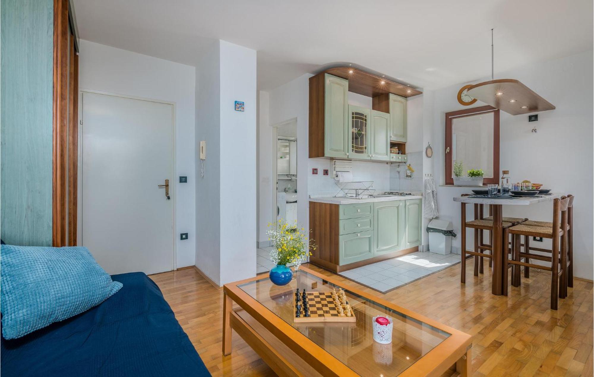 Amazing Apartment In Krk With Kitchen 克尔克 外观 照片